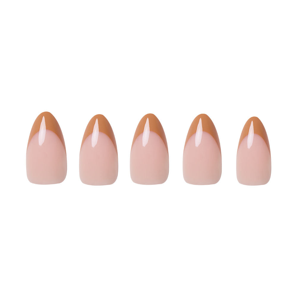 Five reusable glamnetic Café Crème nails feature a nude pink base with brown diagonal French tips, arranged in a row on a white background for a chic, cozy vibe. - Product image