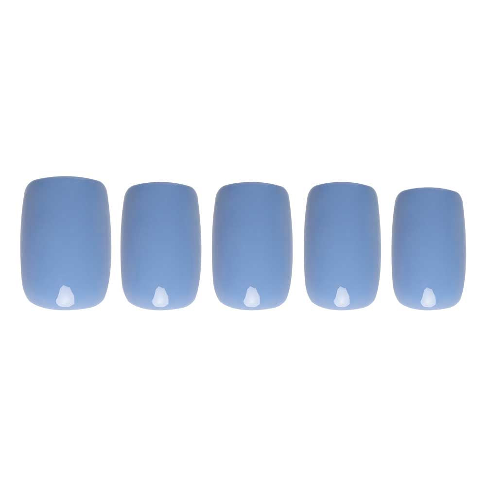 Five short squoval nails from glamnetic’s Cashmere Blue set are arranged in a row on a white background. This vegan, cruelty-free set offers an elegant and ethical manicure option. - Product image