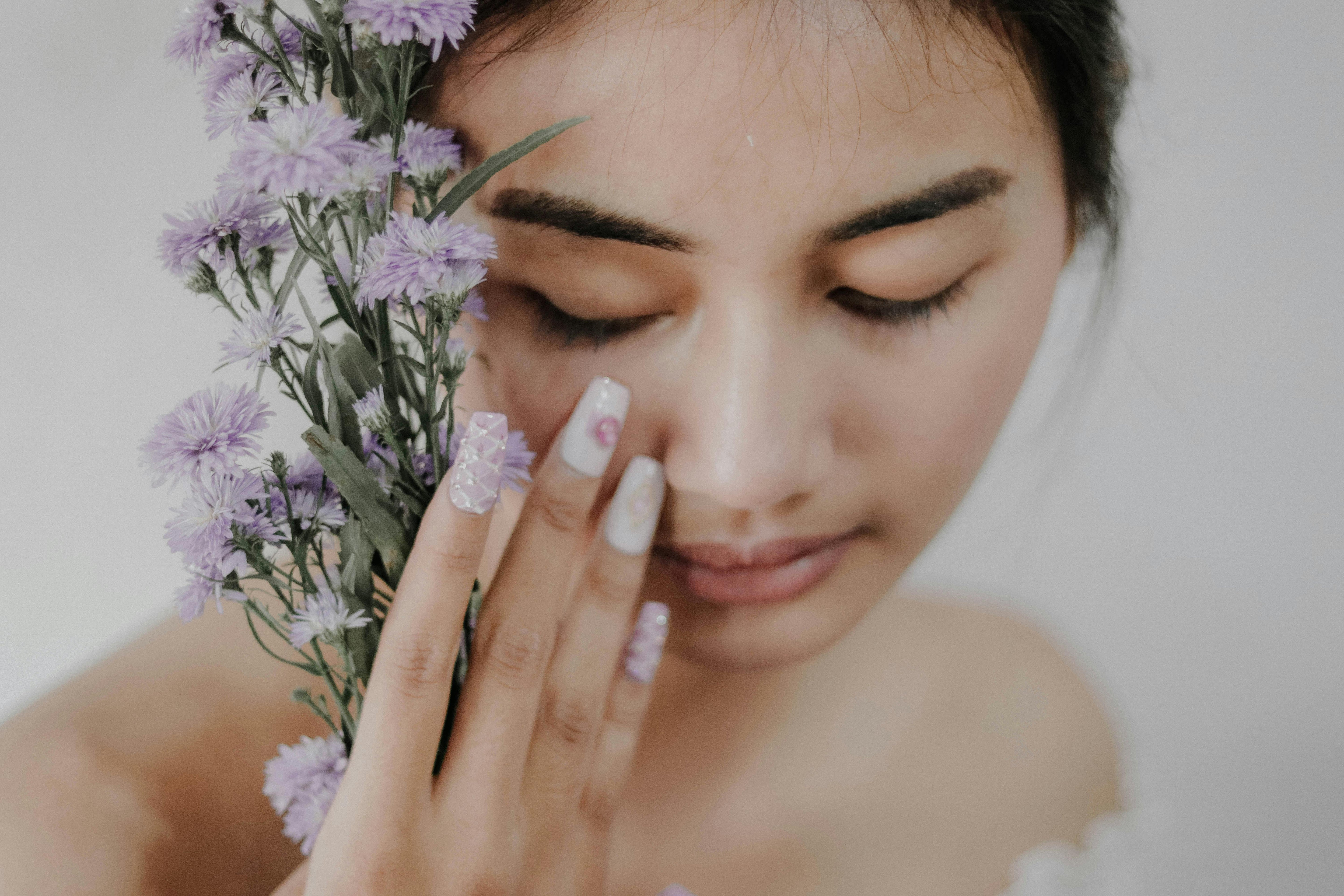 Best Fake French Tip Nails in 2025 - Glamnetic