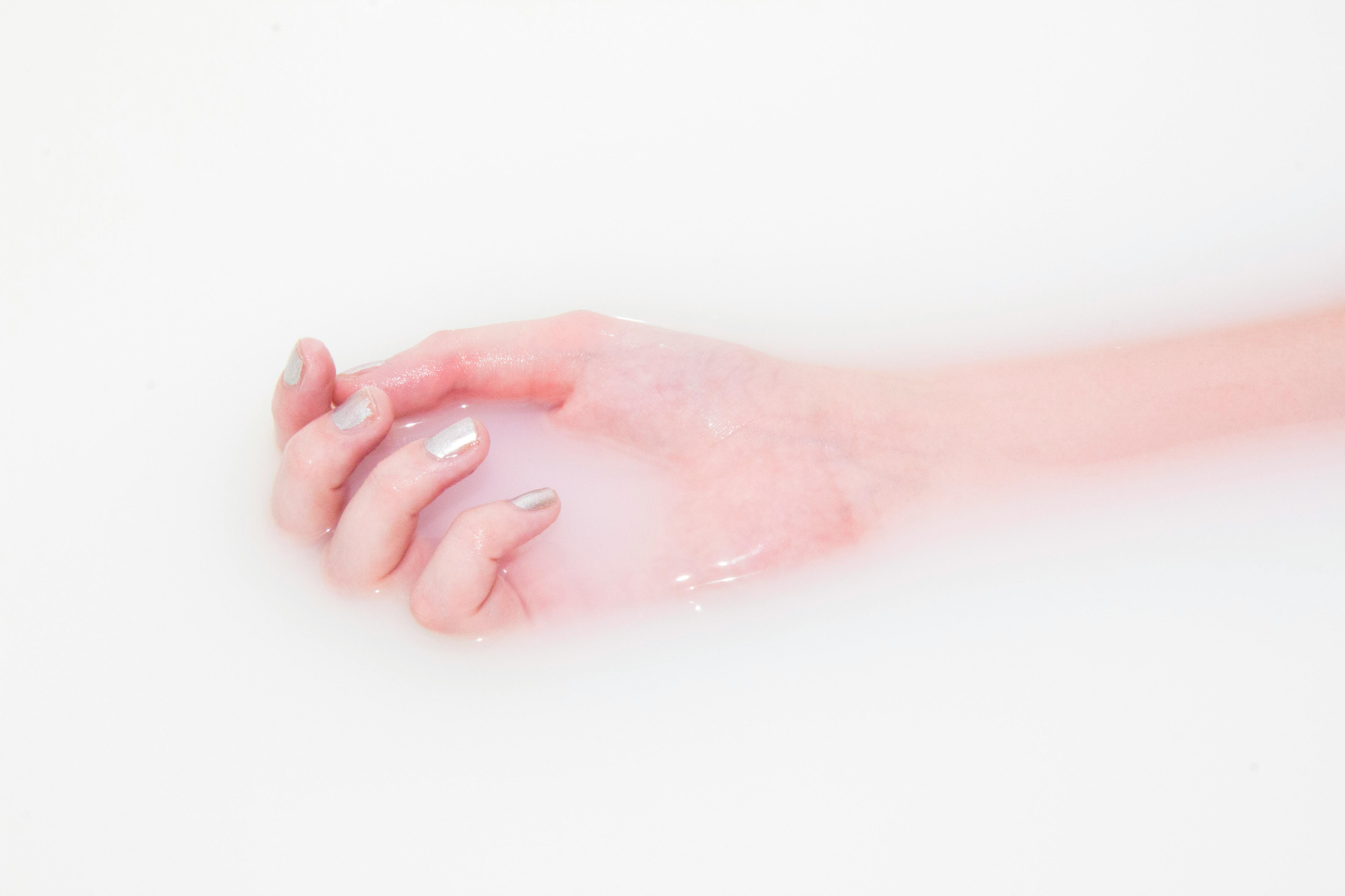 The Psychology of Nail Colors: What Your Press-On Shade Says About You