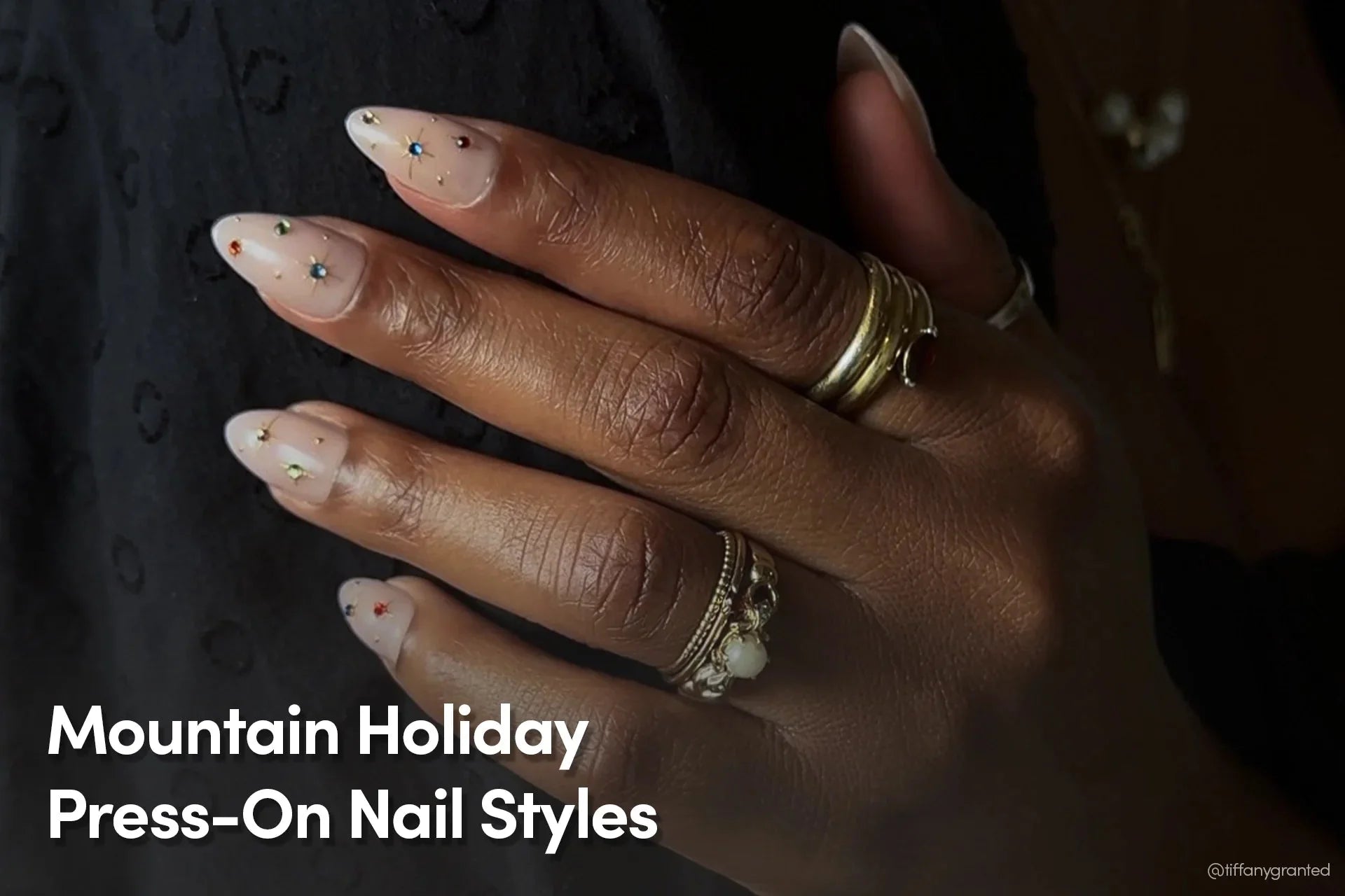 mountain holiday press-on nails