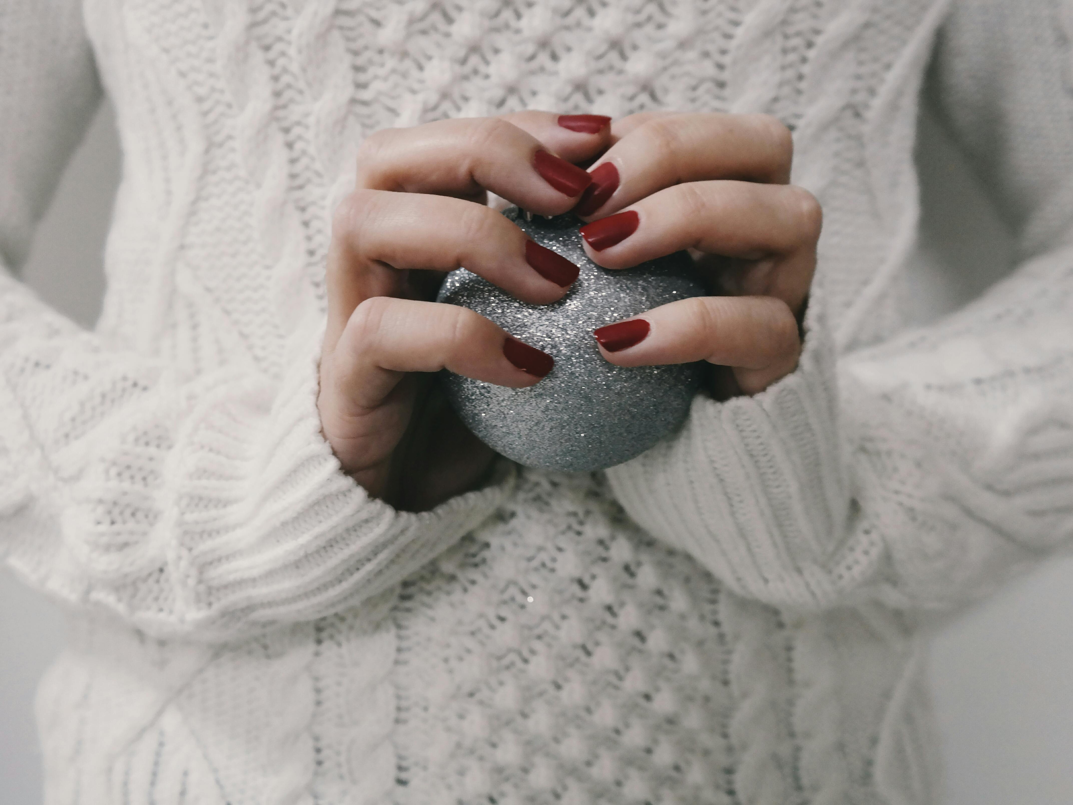 Red Press-On Nails for a Dramatic Look - Glamnetic