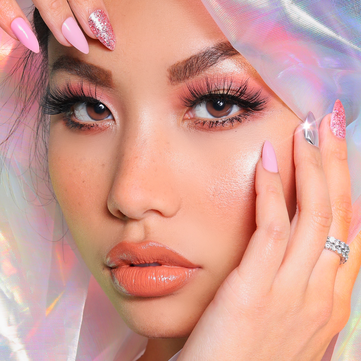 Va Va Voom Dramatic Lashes Extra Long Wispy Eyelashes glamnetic